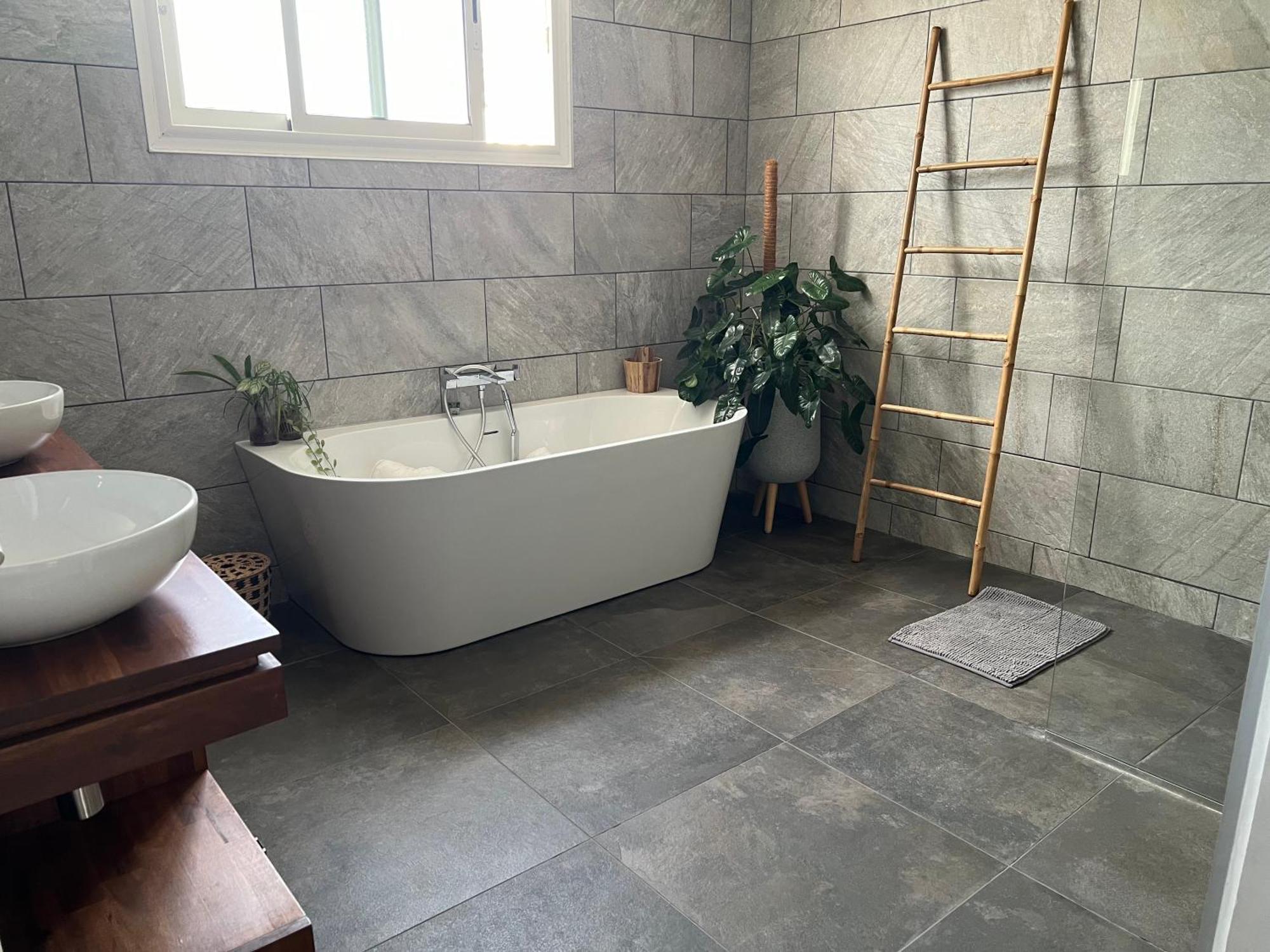 Villa Etang Sale Les Bains Avec Piscine Privee מראה חיצוני תמונה